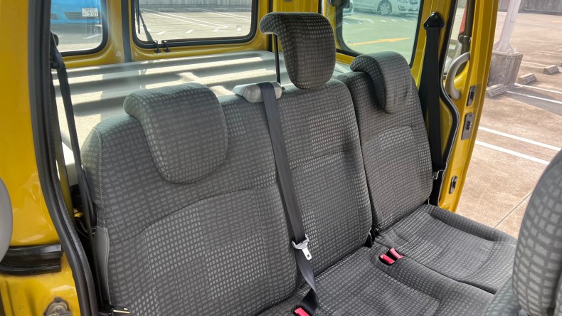 内装後方シート