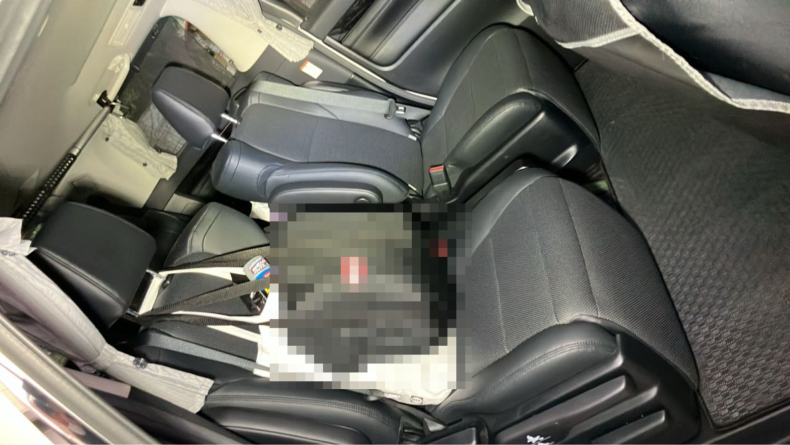 内装後方シート