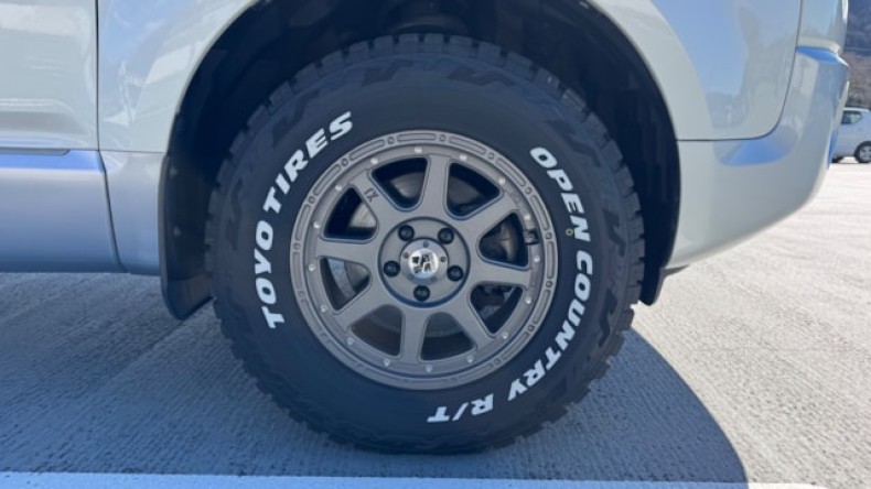 タイヤホイール前