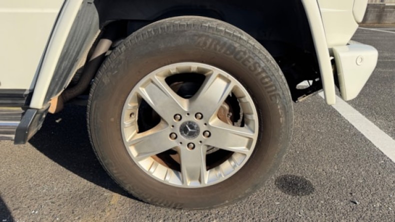 タイヤホイール前