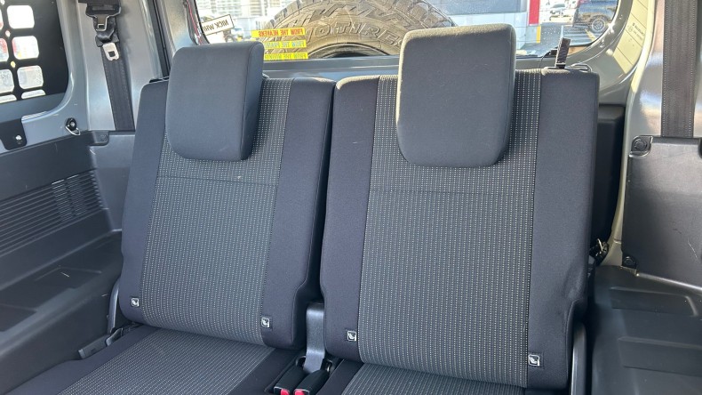 内装後方シート