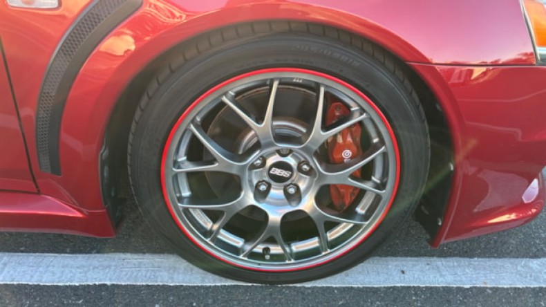 タイヤホイール前