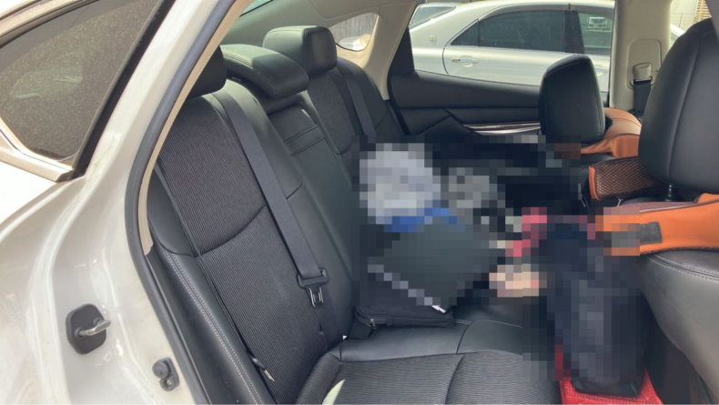 内装後方シート