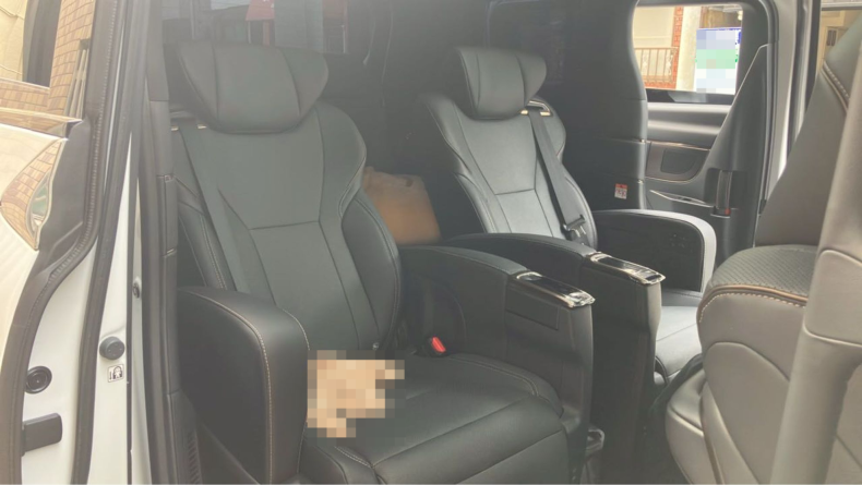 内装後方シート