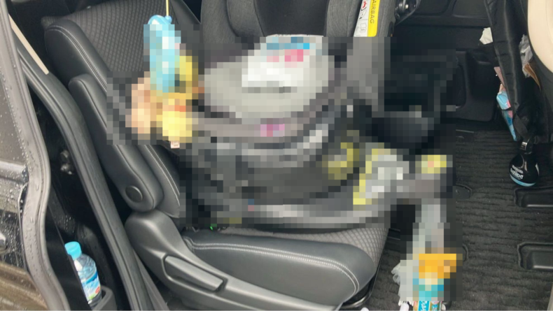 内装後方シート