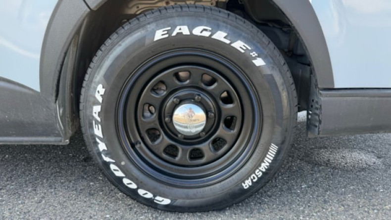 タイヤホイール前