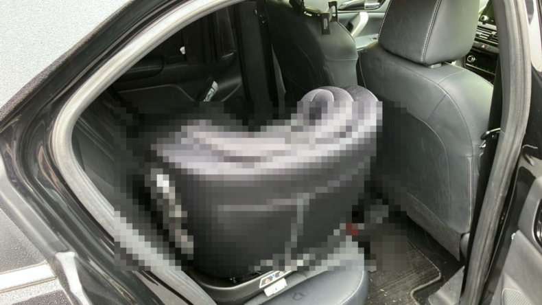 内装後方シート