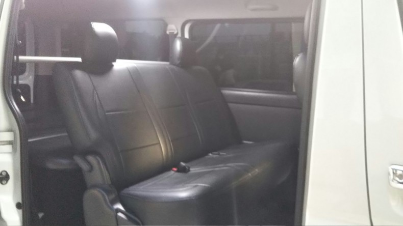 内装後方シート