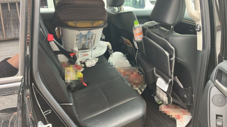 内装後方シート