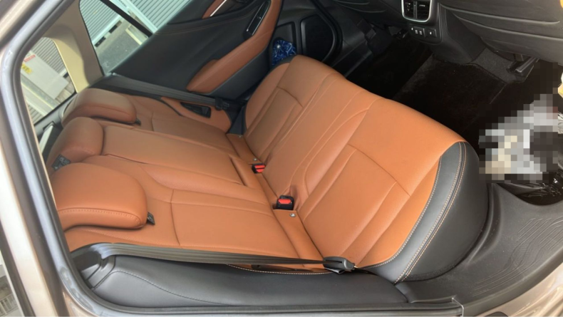 内装後方シート