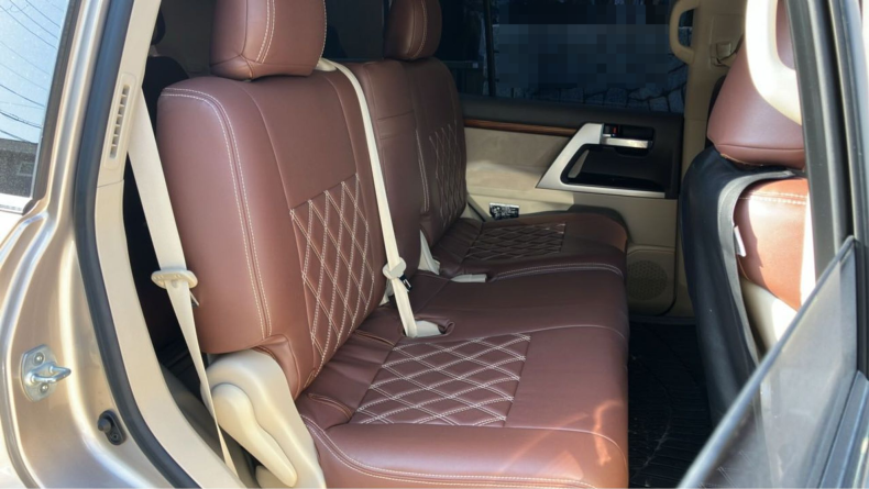 内装後方シート