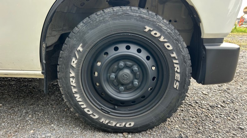 タイヤホイール前