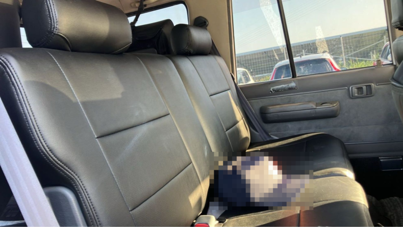 内装後方シート