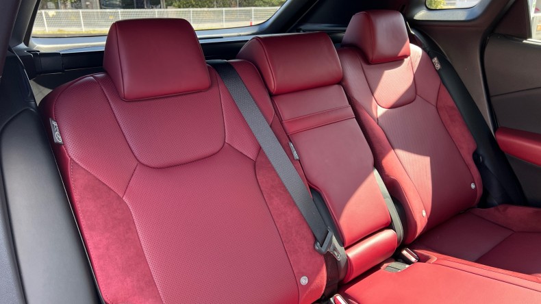 内装後方シート