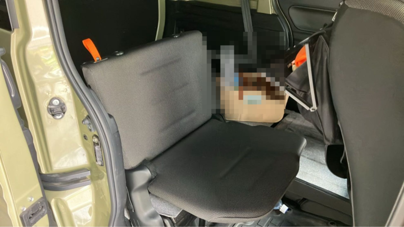 内装後方シート