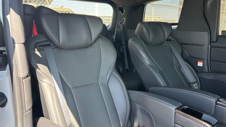 内装後方シート