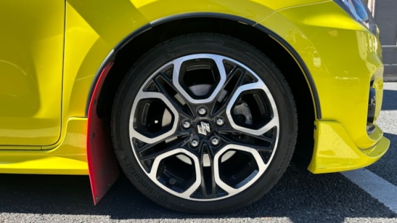 タイヤホイール前