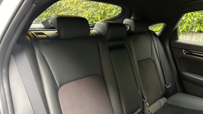 内装後方シート