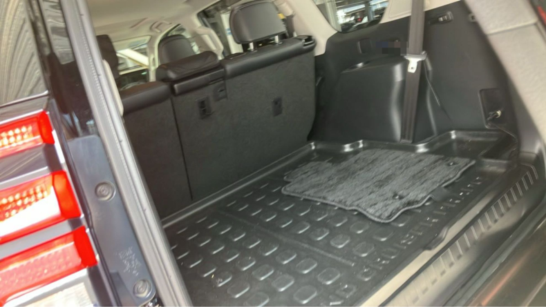 内装トランク