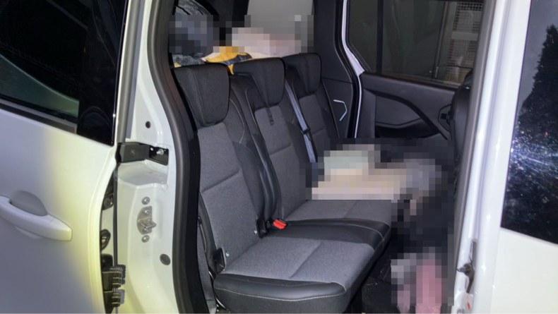 内装後方シート