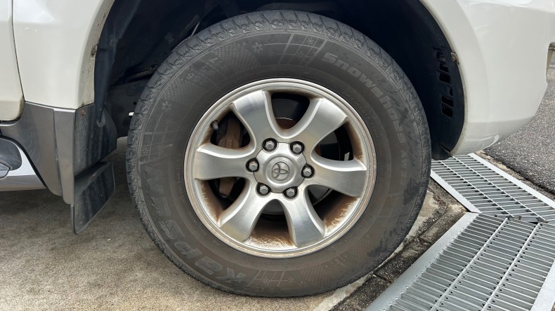 タイヤホイール前