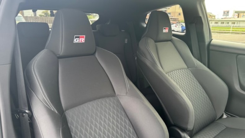 内装後方シート