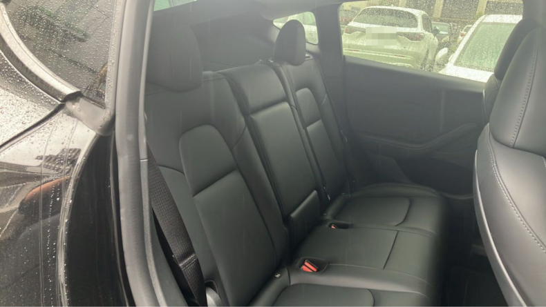 内装後方シート