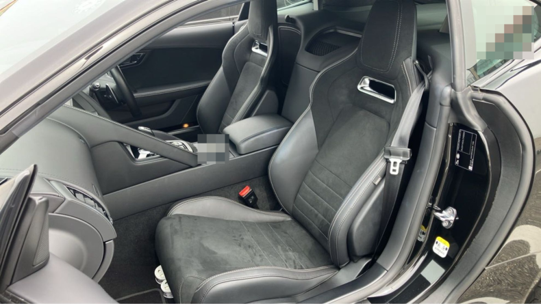 内装後方シート