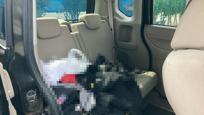 内装後方シート