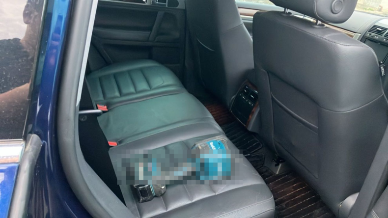 内装後方シート