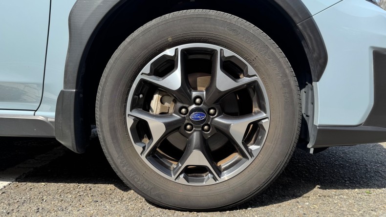 タイヤホイール前