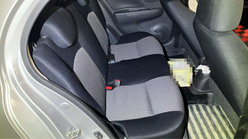 内装後方シート