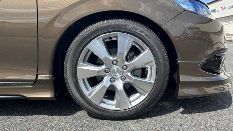 タイヤホイール前