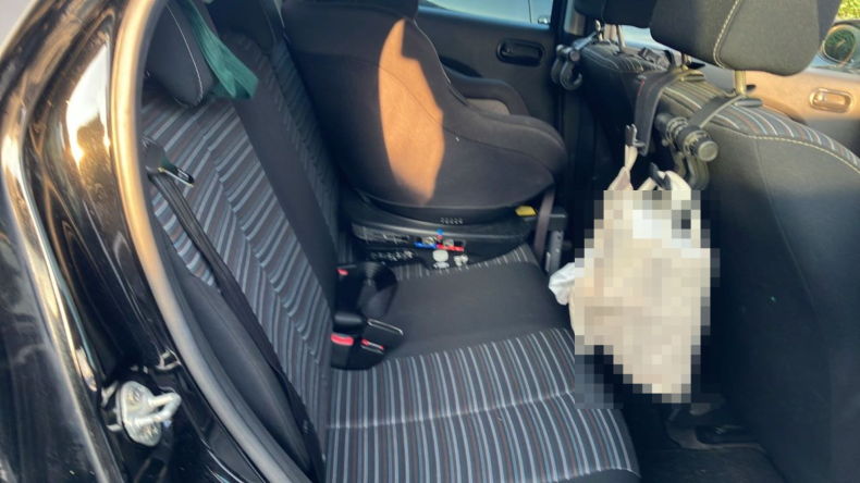 内装後方シート