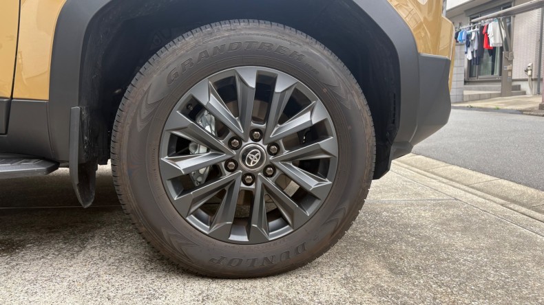 タイヤホイール前