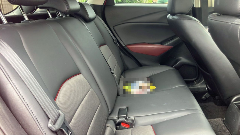 内装後方シート