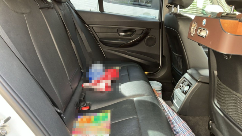 内装後方シート