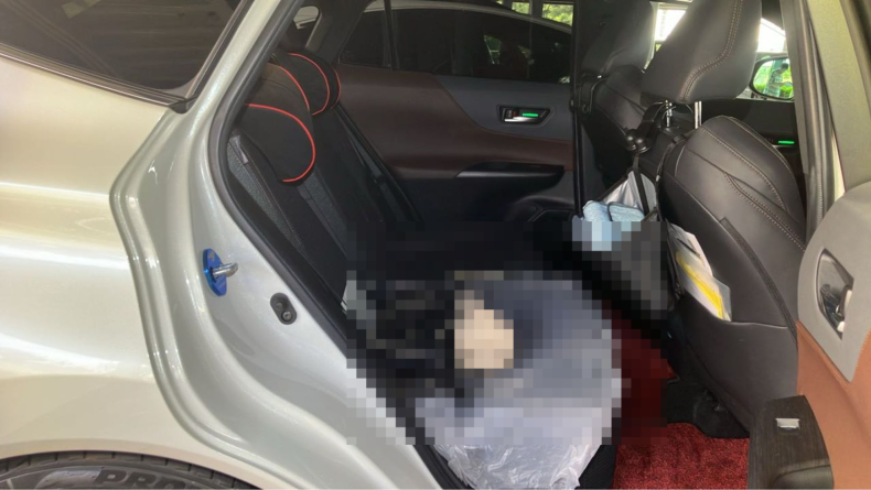 内装後方シート