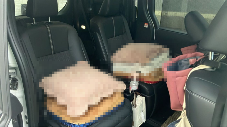 内装後方シート