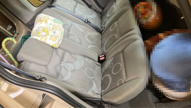 内装後方シート