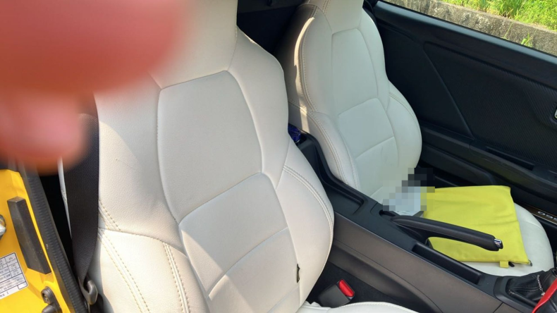 内装後方シート