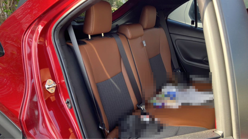 内装後方シート