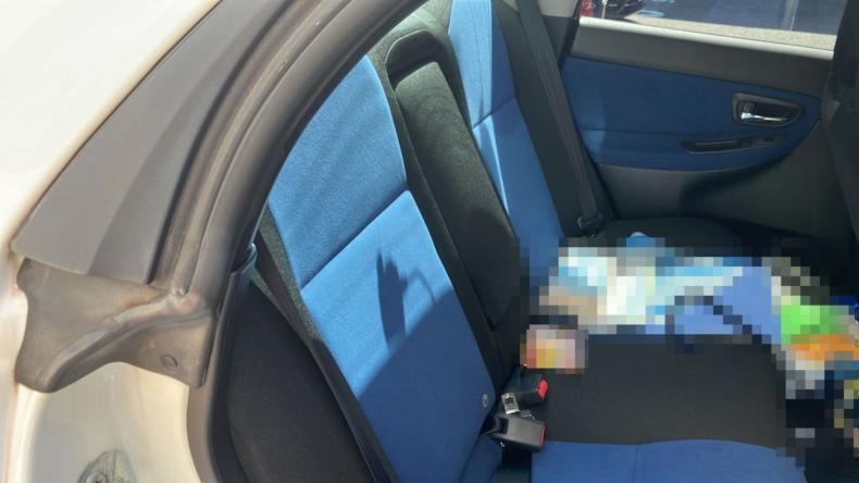 内装後方シート