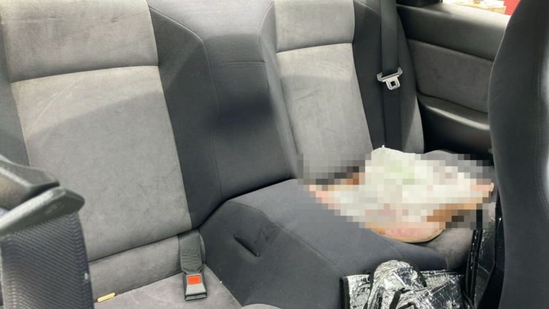 内装後方シート