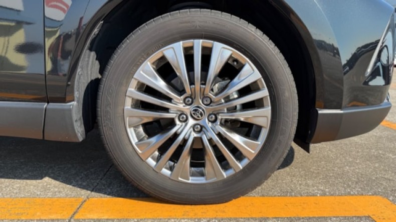 タイヤホイール前