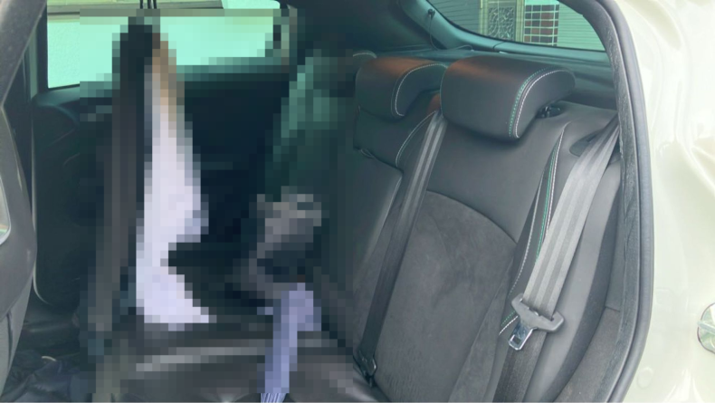 内装後方シート