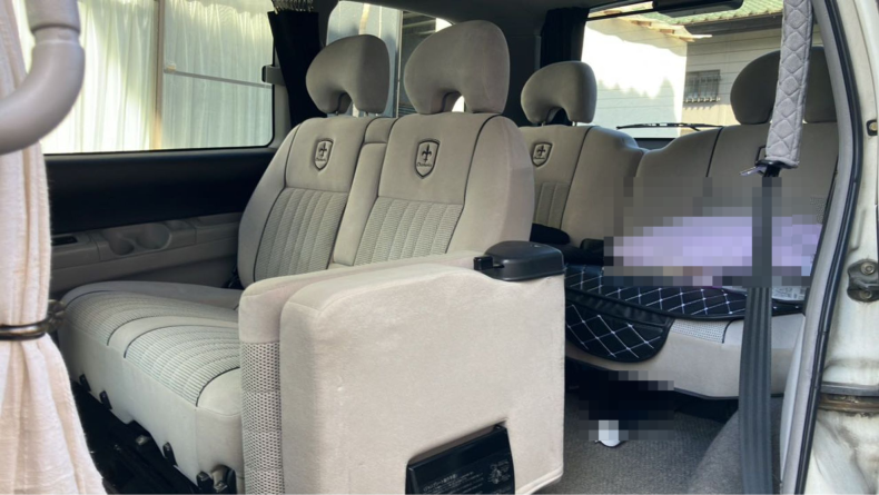 内装後方シート