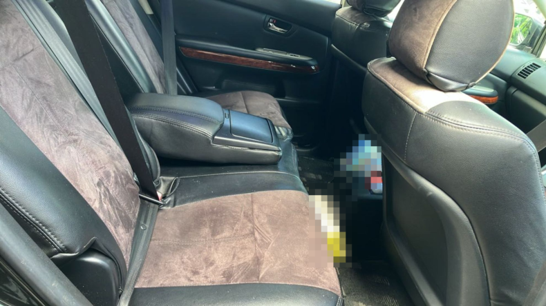 内装後方シート