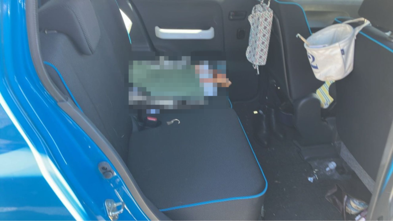 内装後方シート