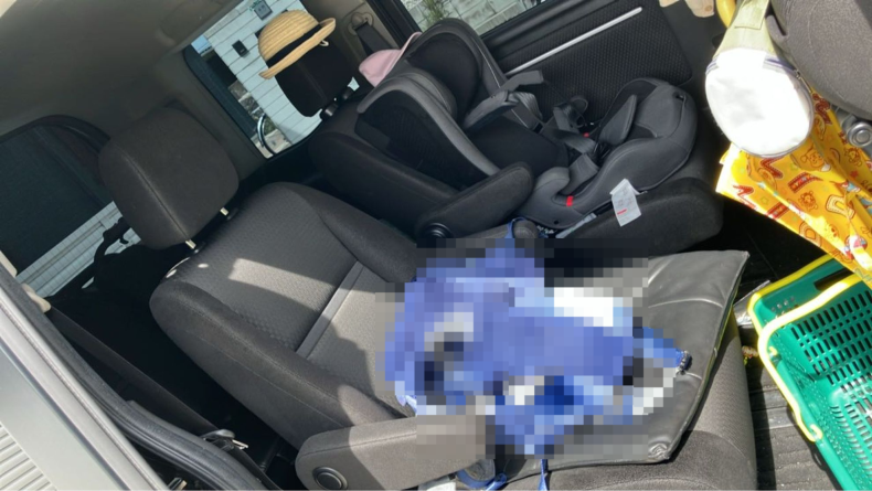 内装後方シート